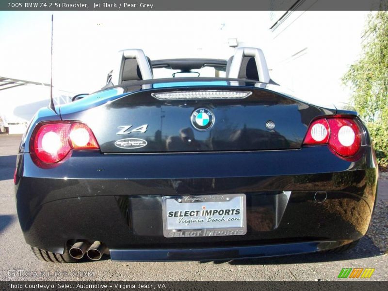 Jet Black / Pearl Grey 2005 BMW Z4 2.5i Roadster
