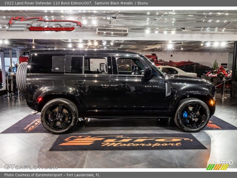  2022 Defender 110 Bond Edition/007 Santorini Black Metallic