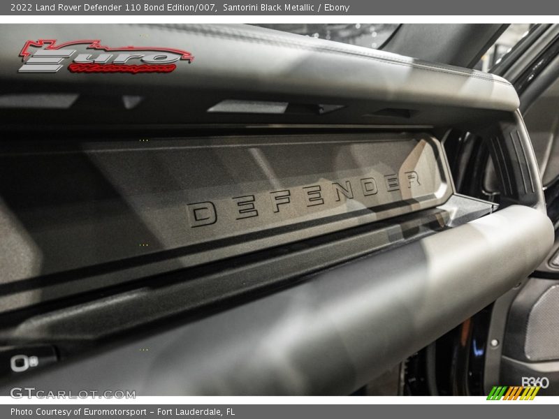  2022 Defender 110 Bond Edition/007 Logo