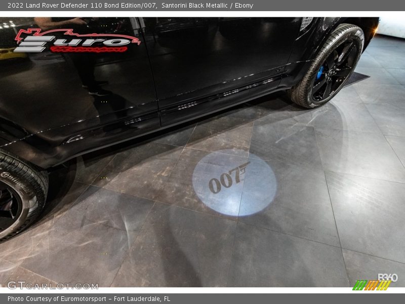  2022 Defender 110 Bond Edition/007 Logo