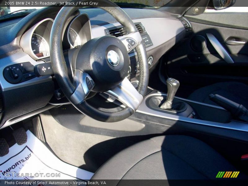 Jet Black / Pearl Grey 2005 BMW Z4 2.5i Roadster
