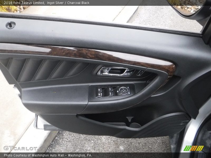 Ingot Silver / Charcoal Black 2018 Ford Taurus Limited