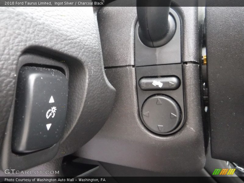 Ingot Silver / Charcoal Black 2018 Ford Taurus Limited