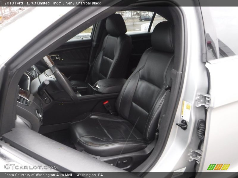 Ingot Silver / Charcoal Black 2018 Ford Taurus Limited