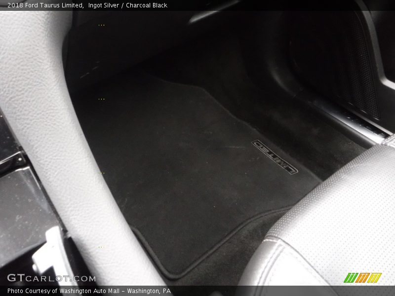 Ingot Silver / Charcoal Black 2018 Ford Taurus Limited