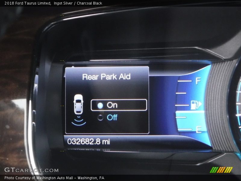 Ingot Silver / Charcoal Black 2018 Ford Taurus Limited