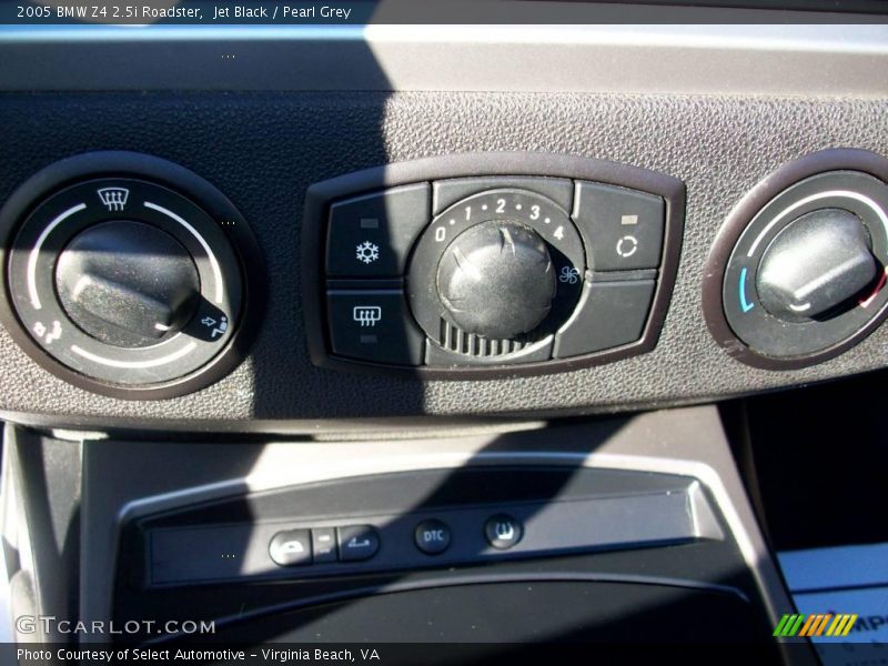 Jet Black / Pearl Grey 2005 BMW Z4 2.5i Roadster