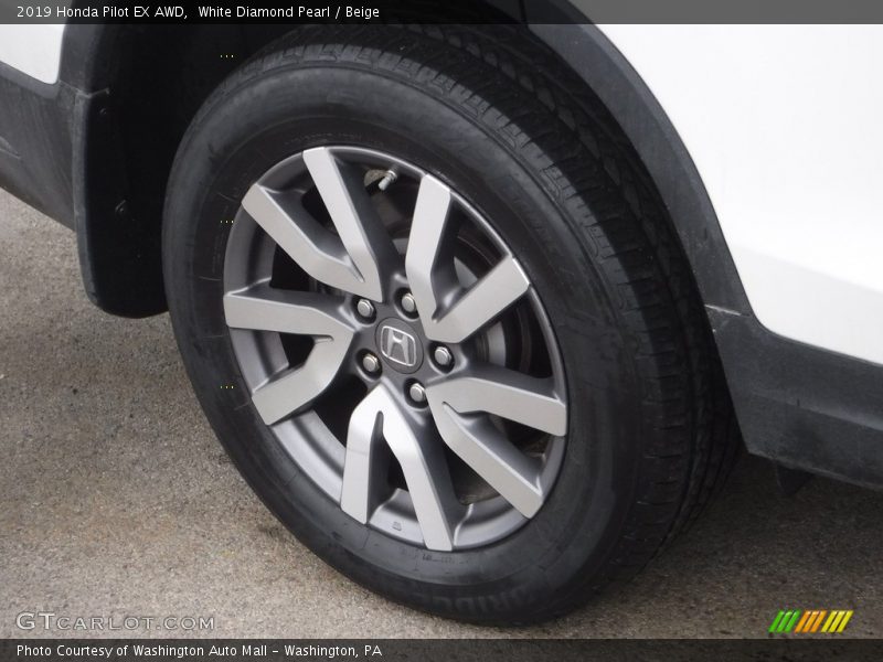 White Diamond Pearl / Beige 2019 Honda Pilot EX AWD