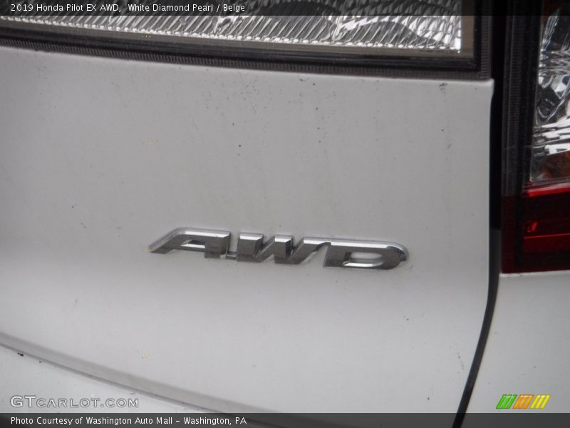 White Diamond Pearl / Beige 2019 Honda Pilot EX AWD