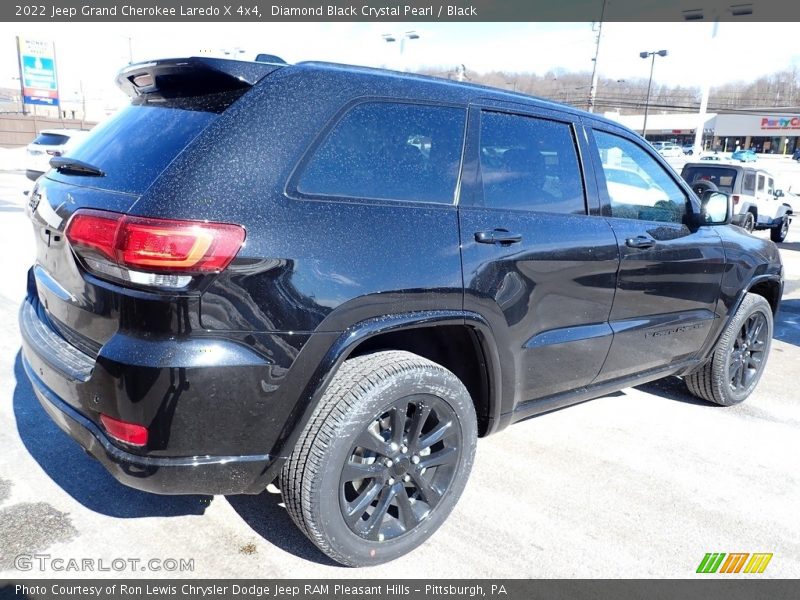 Diamond Black Crystal Pearl / Black 2022 Jeep Grand Cherokee Laredo X 4x4