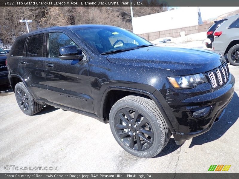 Diamond Black Crystal Pearl / Black 2022 Jeep Grand Cherokee Laredo X 4x4