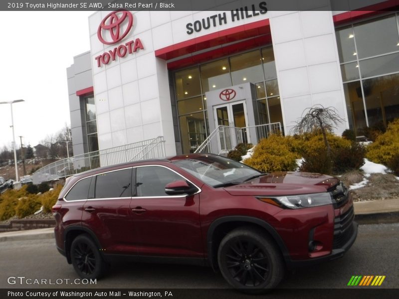 Salsa Red Pearl / Black 2019 Toyota Highlander SE AWD