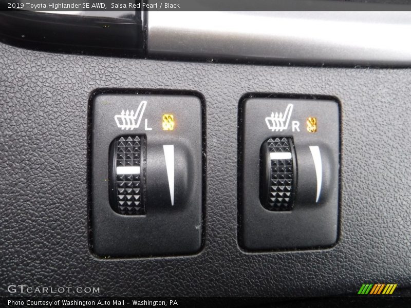 Salsa Red Pearl / Black 2019 Toyota Highlander SE AWD