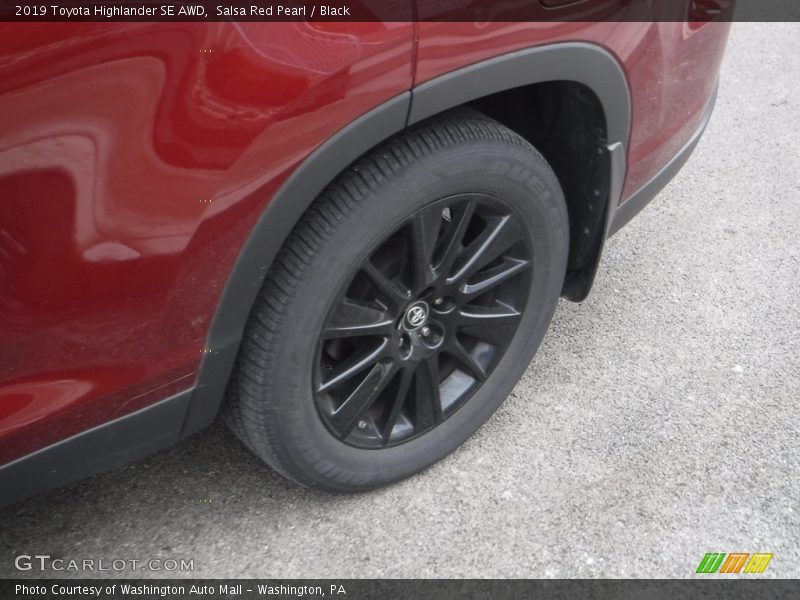 Salsa Red Pearl / Black 2019 Toyota Highlander SE AWD
