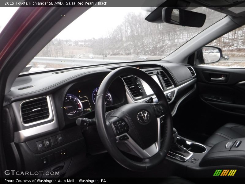 Salsa Red Pearl / Black 2019 Toyota Highlander SE AWD