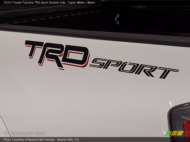 Super White / Black 2020 Toyota Tacoma TRD Sport Double Cab