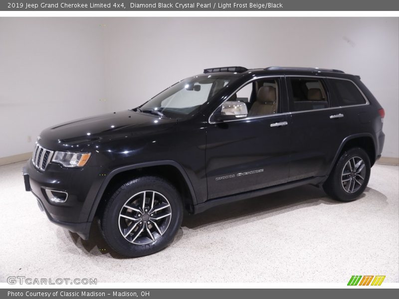 Diamond Black Crystal Pearl / Light Frost Beige/Black 2019 Jeep Grand Cherokee Limited 4x4