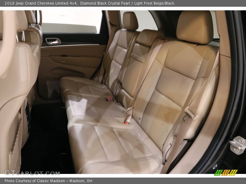 Diamond Black Crystal Pearl / Light Frost Beige/Black 2019 Jeep Grand Cherokee Limited 4x4