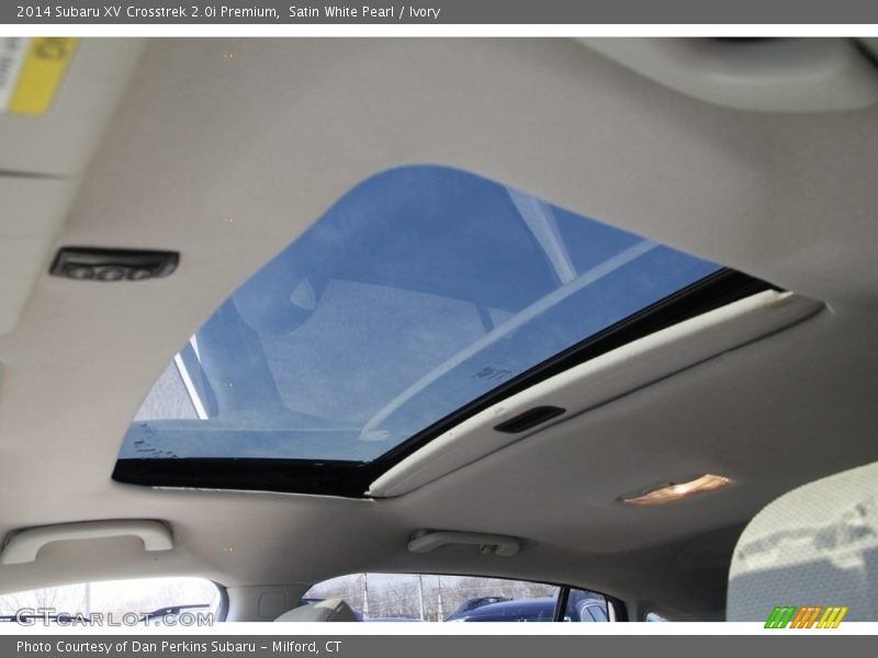 Sunroof of 2014 XV Crosstrek 2.0i Premium