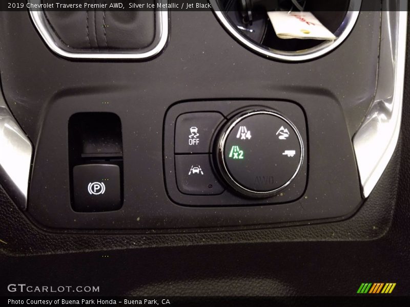 Silver Ice Metallic / Jet Black 2019 Chevrolet Traverse Premier AWD