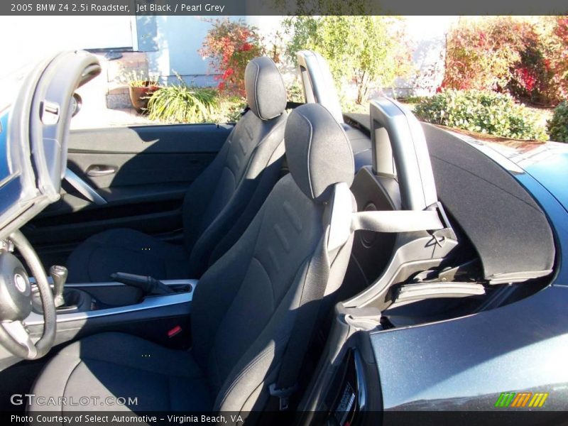 Jet Black / Pearl Grey 2005 BMW Z4 2.5i Roadster
