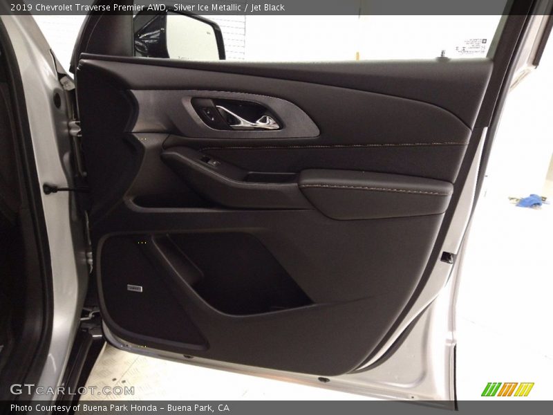 Silver Ice Metallic / Jet Black 2019 Chevrolet Traverse Premier AWD