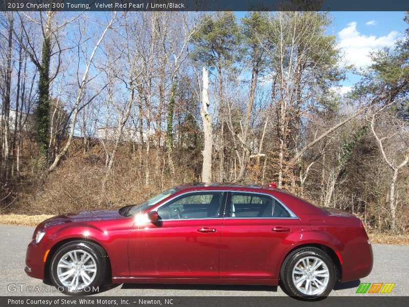 Velvet Red Pearl / Linen/Black 2019 Chrysler 300 Touring