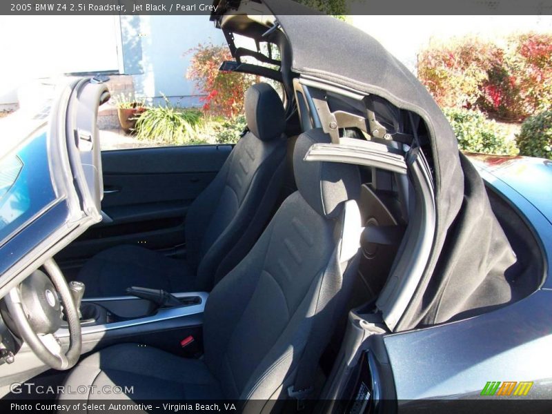 Jet Black / Pearl Grey 2005 BMW Z4 2.5i Roadster