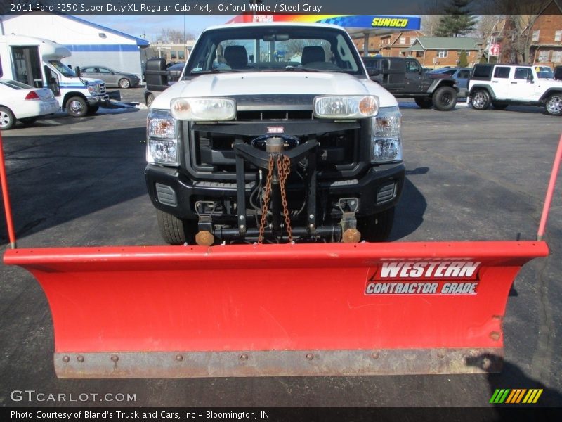 Oxford White / Steel Gray 2011 Ford F250 Super Duty XL Regular Cab 4x4