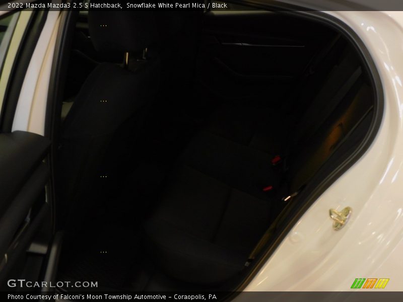 Snowflake White Pearl Mica / Black 2022 Mazda Mazda3 2.5 S Hatchback