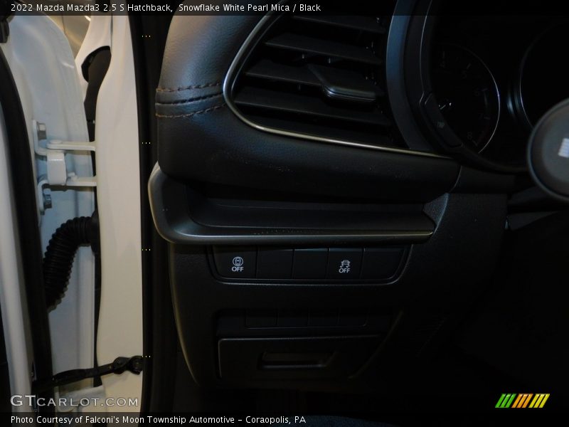 Snowflake White Pearl Mica / Black 2022 Mazda Mazda3 2.5 S Hatchback