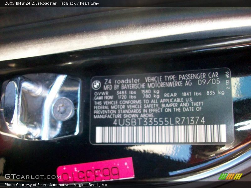 Jet Black / Pearl Grey 2005 BMW Z4 2.5i Roadster