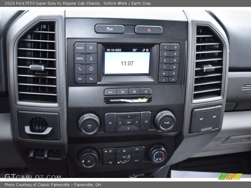 Oxford White / Earth Gray 2020 Ford F550 Super Duty XL Regular Cab Chassis