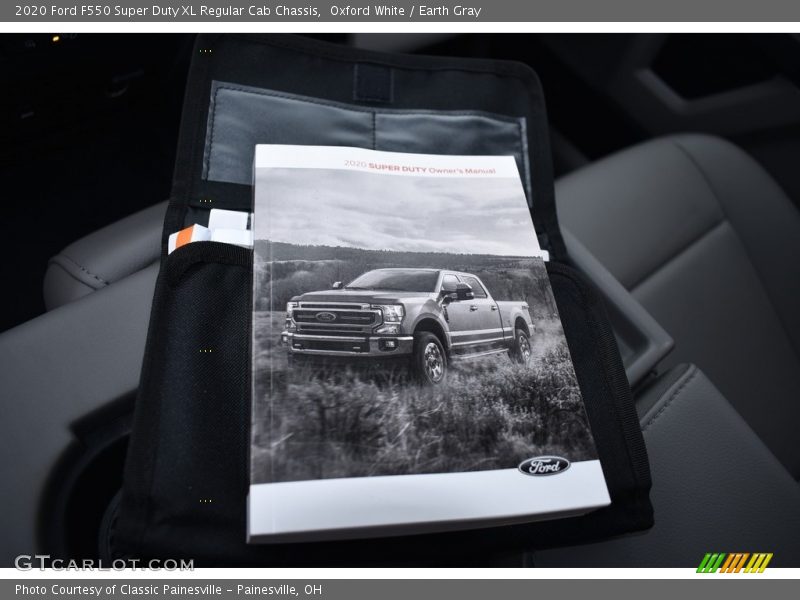 Oxford White / Earth Gray 2020 Ford F550 Super Duty XL Regular Cab Chassis