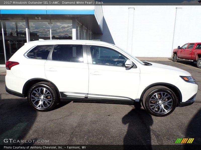 Diamond White Pearl / Black 2017 Mitsubishi Outlander SEL S-AWC