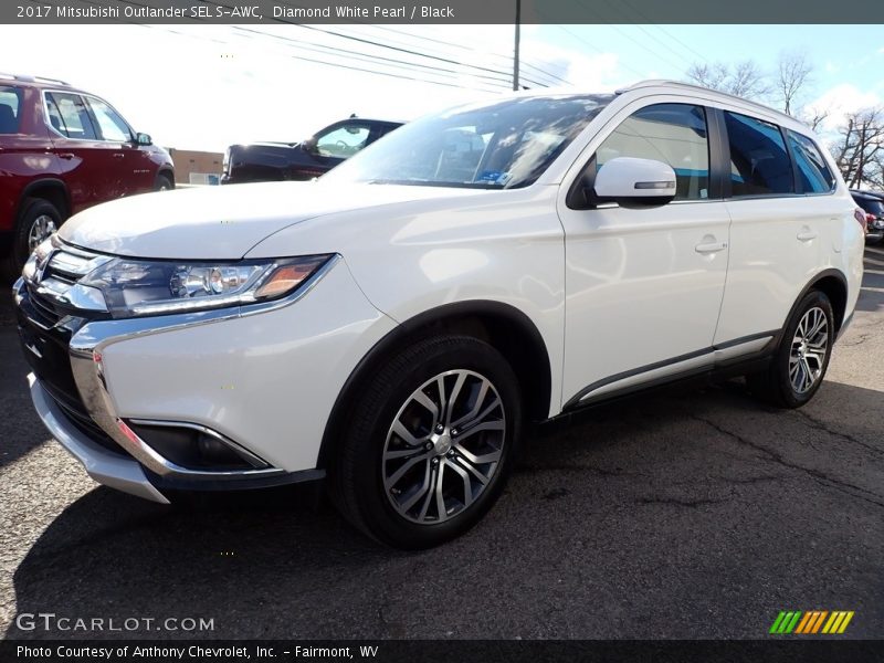 Diamond White Pearl / Black 2017 Mitsubishi Outlander SEL S-AWC