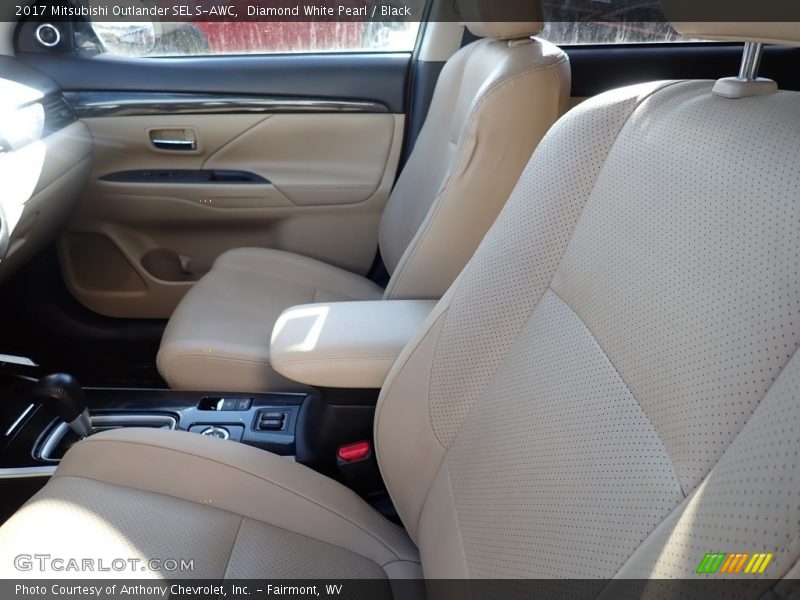 Front Seat of 2017 Outlander SEL S-AWC