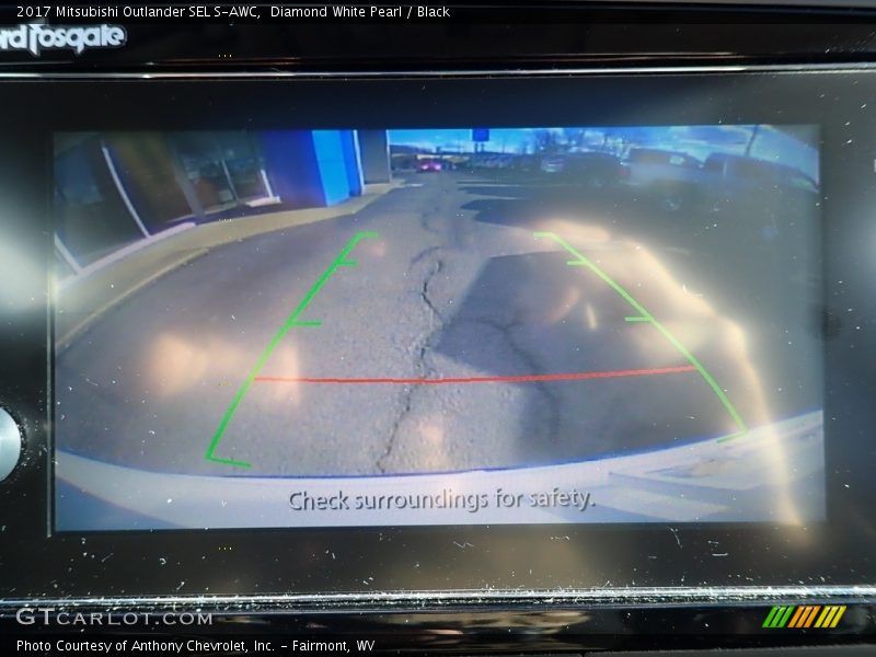 Diamond White Pearl / Black 2017 Mitsubishi Outlander SEL S-AWC