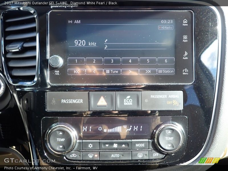 Diamond White Pearl / Black 2017 Mitsubishi Outlander SEL S-AWC