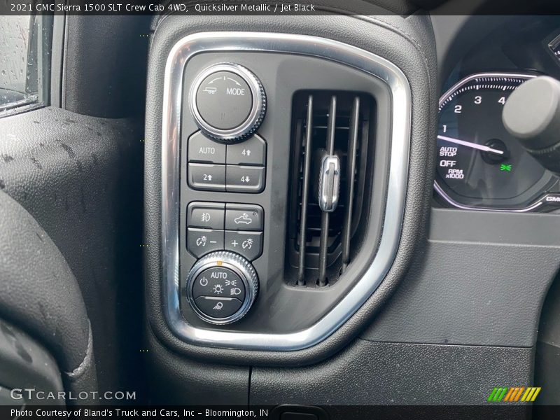 Quicksilver Metallic / Jet Black 2021 GMC Sierra 1500 SLT Crew Cab 4WD