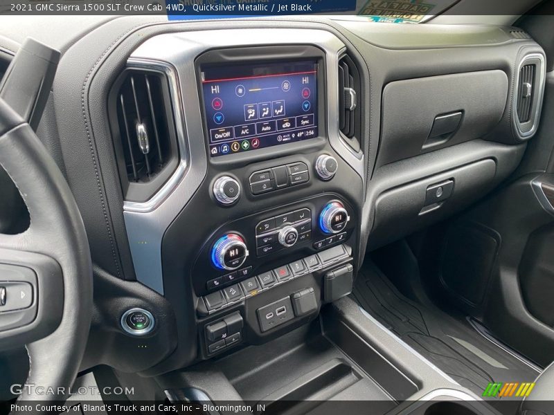 Quicksilver Metallic / Jet Black 2021 GMC Sierra 1500 SLT Crew Cab 4WD