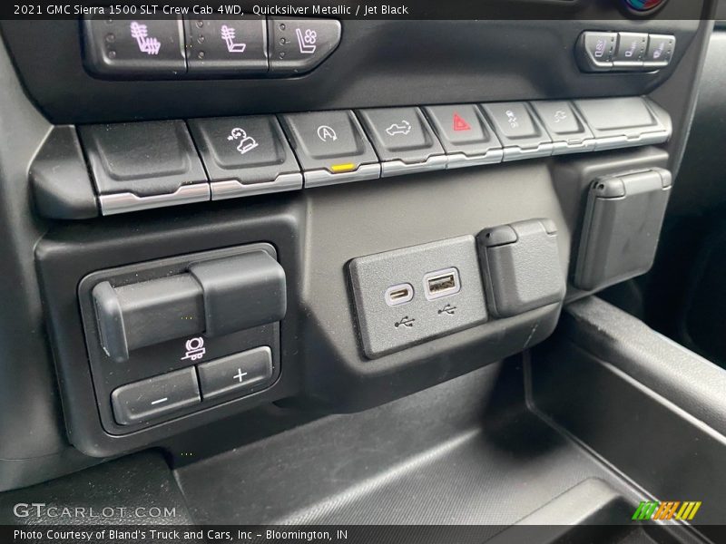 Quicksilver Metallic / Jet Black 2021 GMC Sierra 1500 SLT Crew Cab 4WD