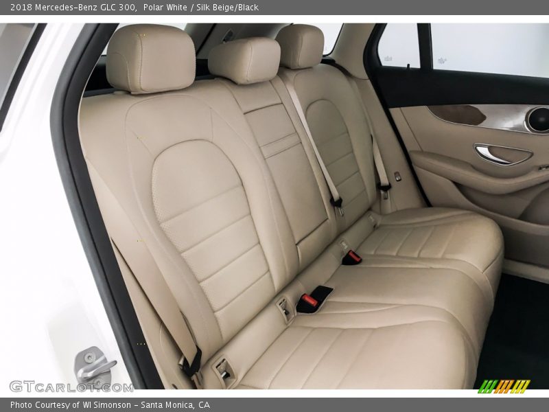 Polar White / Silk Beige/Black 2018 Mercedes-Benz GLC 300