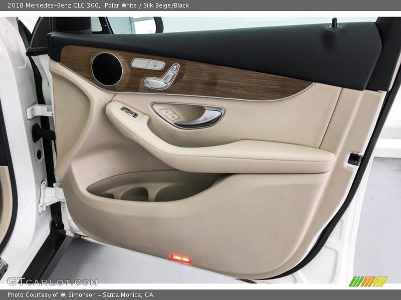 Polar White / Silk Beige/Black 2018 Mercedes-Benz GLC 300