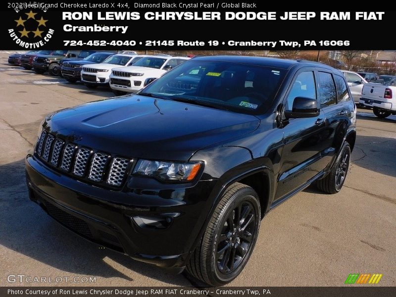 Diamond Black Crystal Pearl / Global Black 2022 Jeep Grand Cherokee Laredo X 4x4
