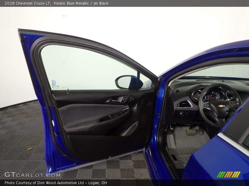 Kinetic Blue Metallic / Jet Black 2018 Chevrolet Cruze LT