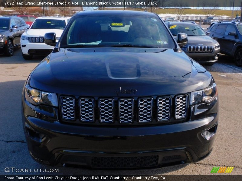 Diamond Black Crystal Pearl / Global Black 2022 Jeep Grand Cherokee Laredo X 4x4
