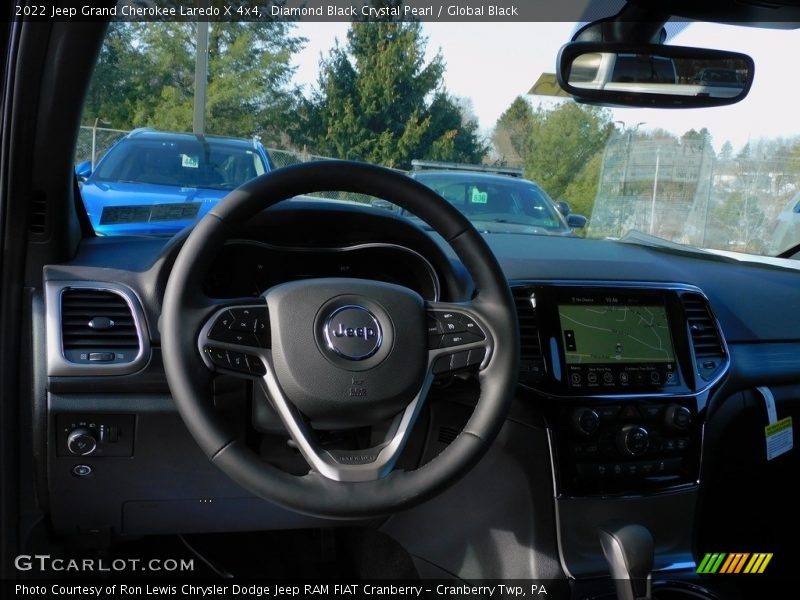 Diamond Black Crystal Pearl / Global Black 2022 Jeep Grand Cherokee Laredo X 4x4