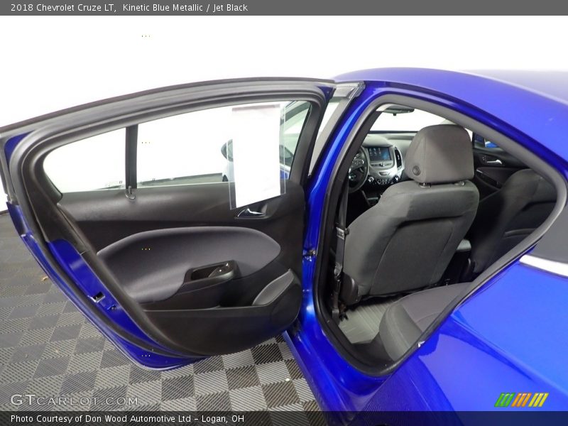 Kinetic Blue Metallic / Jet Black 2018 Chevrolet Cruze LT