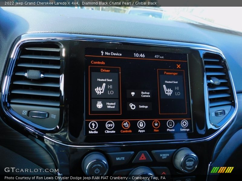 Diamond Black Crystal Pearl / Global Black 2022 Jeep Grand Cherokee Laredo X 4x4